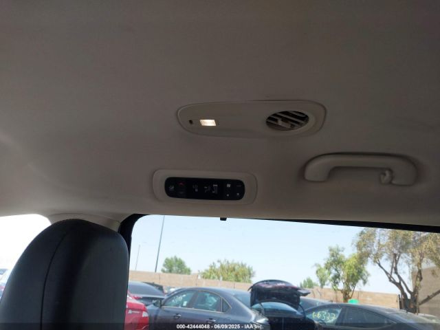 2C4RC1BG9HR611371 Chrysler 2017