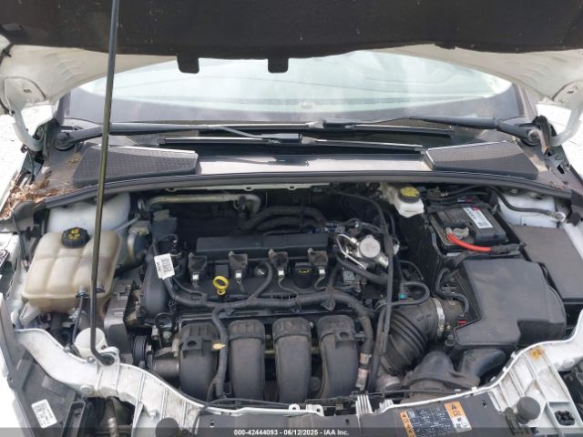 1FADP3K25JL316271 Ford FOCUS SE