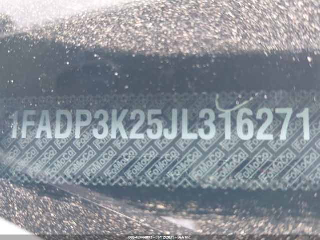 1FADP3K25JL316271 Ford FOCUS SE