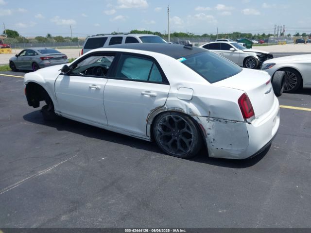 2020 CHRYSLER 300 2C3CCAAG8LH158838 Photo 2