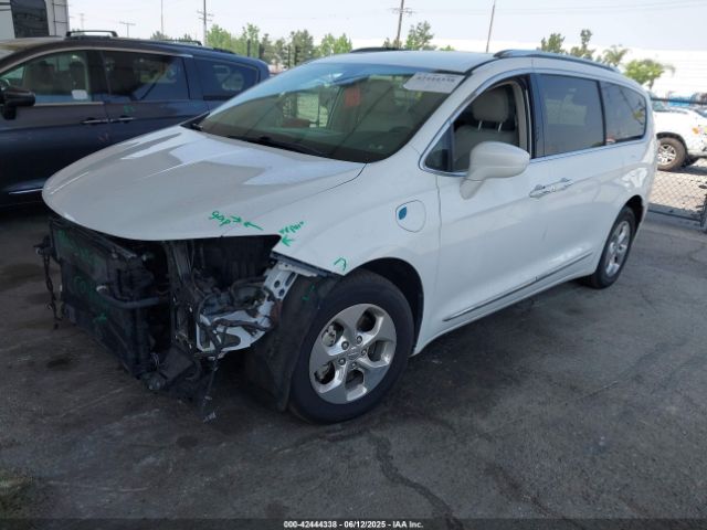 2018 CHRYSLER PACIFICA HYBRID 2C4RC1L78JR172717 Photo 1