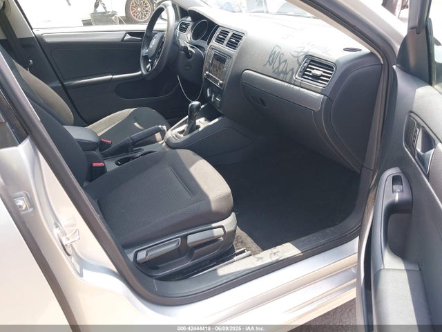 3VWD67AJ2GM250005 Volkswagen Jetta