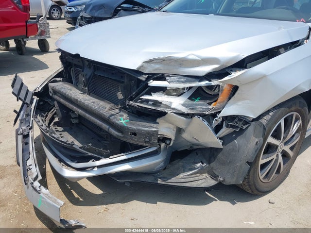 3VWD67AJ2GM250005 Volkswagen Jetta