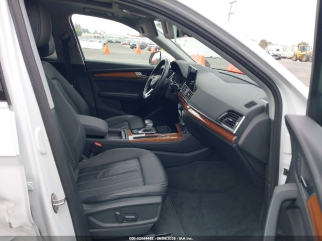 2022 AUDI Q5 WA1EAAFYXN2075073 Photo 4