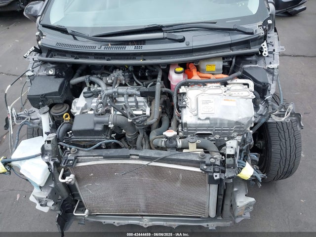 JTDKDTB38G1130649 Toyota Prius C Four