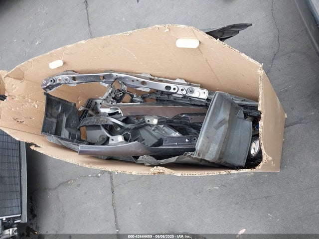 JTDKDTB38G1130649 Toyota Prius C Four