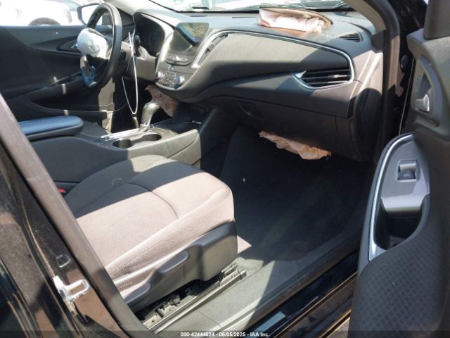 2019 CHEVROLET MALIBU 1G1ZD5ST6KF160070 Photo 4