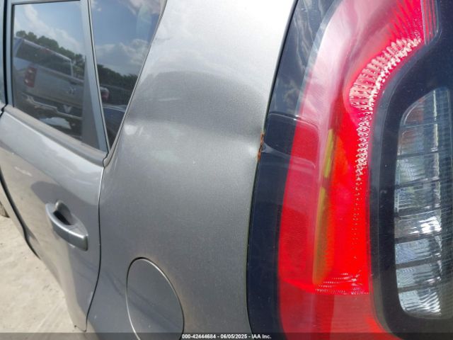 KNDJN2A27J7596489 KIA Soul