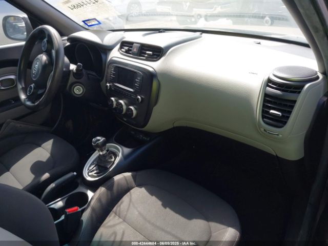 KNDJN2A27J7596489 KIA Soul
