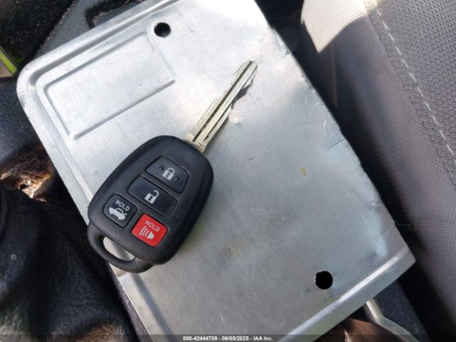 2T1BURHE9HC839616 Toyota COROLLA LE
