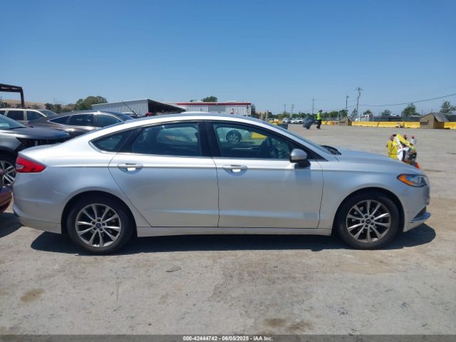 3FA6P0HD5HR195575 Ford FUSION SE