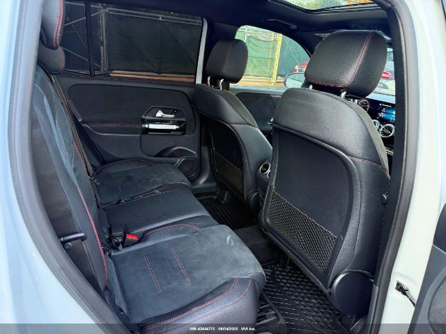 W1N4M4HB9PW308660 Mercedes-Benz Glb 250 4matic