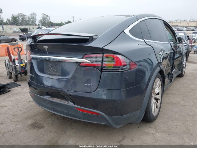 2016 TESLA MODEL X 5YJXCBE28GF019371 Photo 3
