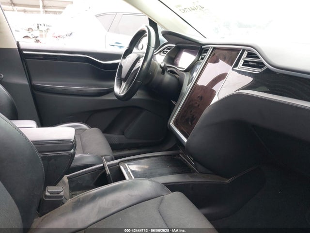 2016 TESLA MODEL X 5YJXCBE28GF019371 Photo 4