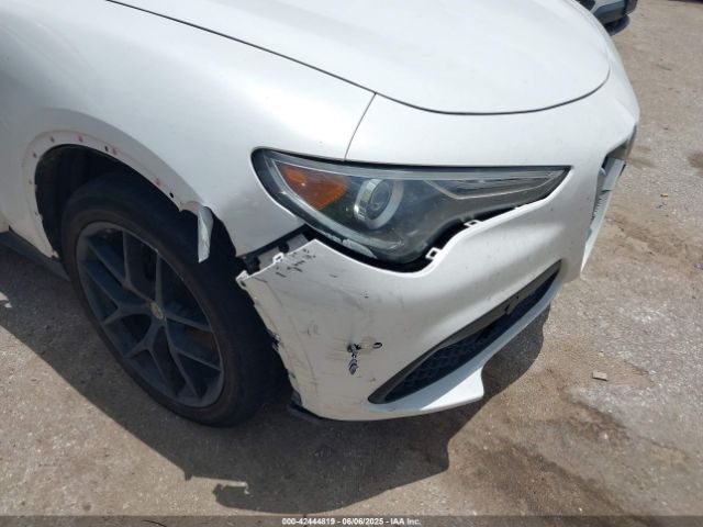 2018 ALFA ROMEO STELVIO ZASFAKNN6J7C01635 Photo 5