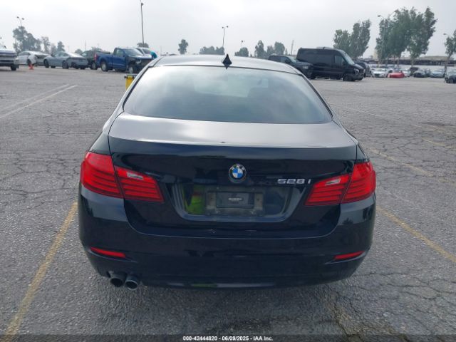 WBA5A5C59GG352046 BMW 528I