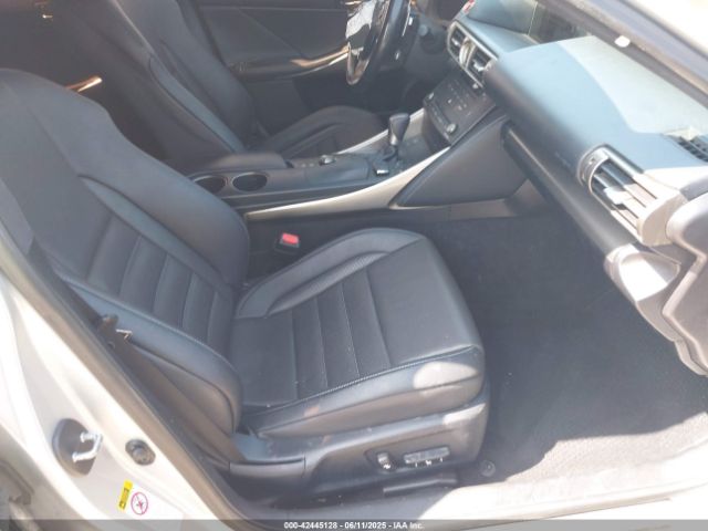 2016 LEXUS IS 200T JTHBA1D28G5004980 Photo 4