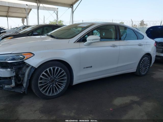 3FA6P0RU8HR229653 Ford Fusion Hybrid Titanium