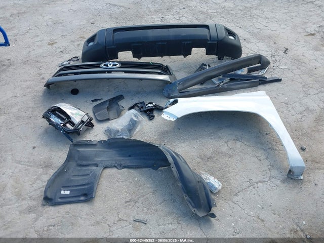 5TFRM5F16GX108620 Toyota 1ur-fe