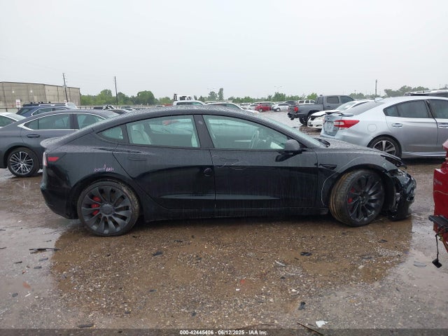 5YJ3E1EC9NF354857 Tesla 2022