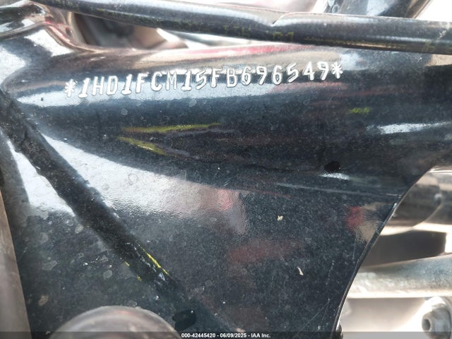 Harley-Davidson Flhtcu Ultra Classic Electra Gld 2015 1HD1FCM15FB696549 Image 10