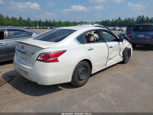 1N4AL3AP9FC126119 Nissan 2015