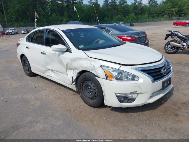 1N4AL3AP9FC126119 Nissan 2015