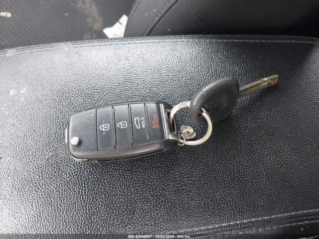 5XXGT4L36HG152832 KIA Optima Lx