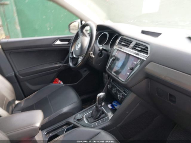 2018 VOLKSWAGEN TIGUAN 3VV2B7AX6JM099706 Photo 4