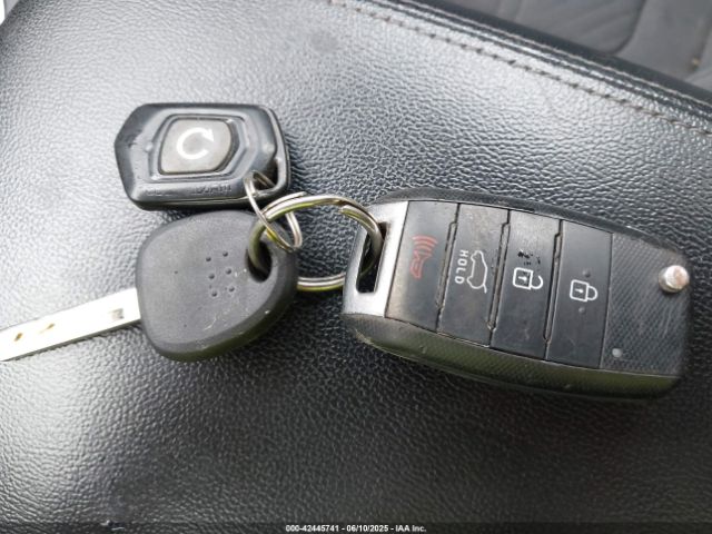 5XYPGDA34JG347241 KIA Sorento 2.4l Lx