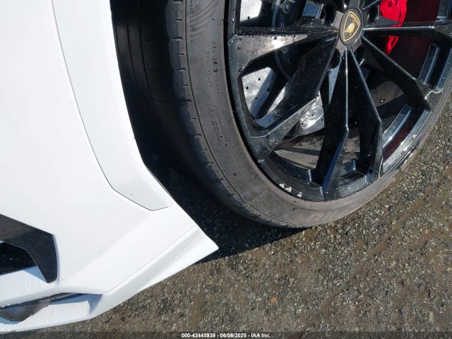 ZPBUA1ZL2NLA18676 Lamborghini Dhu