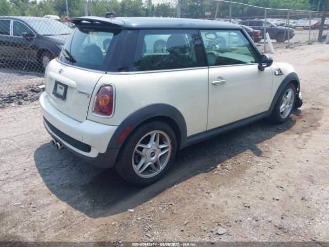 2008 MINI COOPER S WMWMF73548TV37106 Photo 3