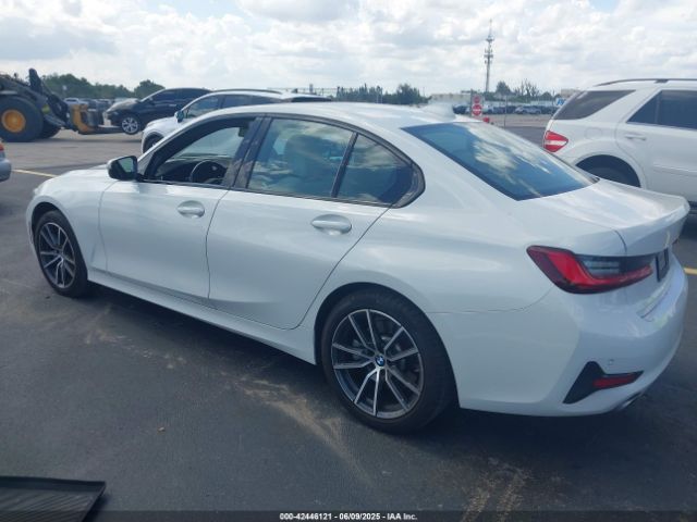 2022 BMW 330I 3MW5R1J02N8C36143 Photo 2