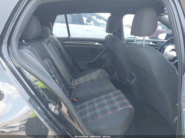 3VW4T7AU3GM002851 Volkswagen 2016