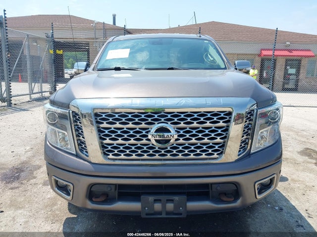 1N6AA1E5XHN510640 Nissan 2017