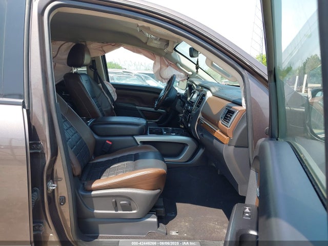 1N6AA1E5XHN510640 Nissan 2017
