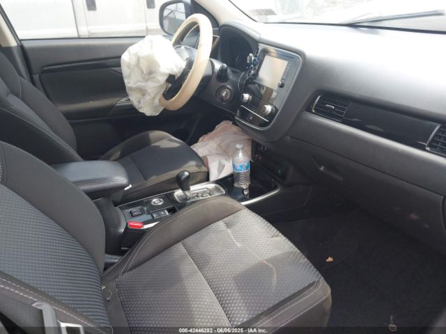 2020 MITSUBISHI OUTLANDER JA4AZ3A3XLZ027723 Photo 4