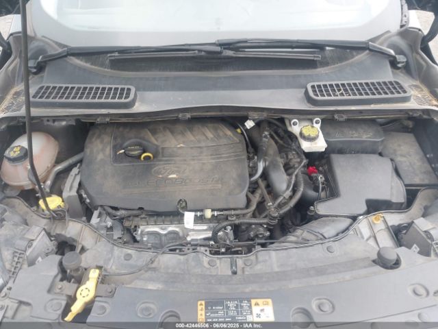 1FMCU0GD7JUB40899 Ford ESCAPE SE