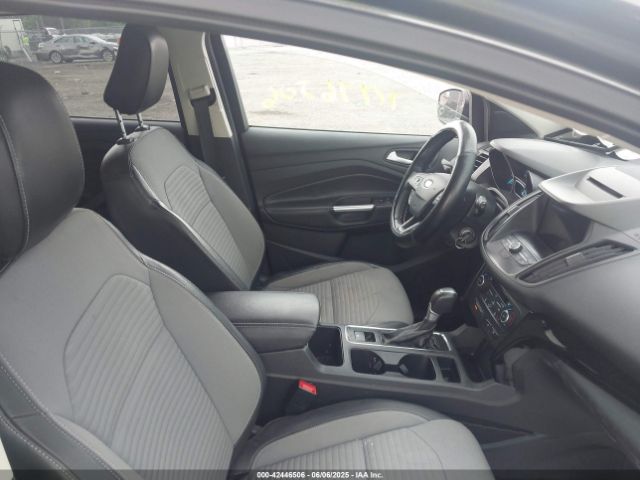 1FMCU0GD7JUB40899 Ford ESCAPE SE