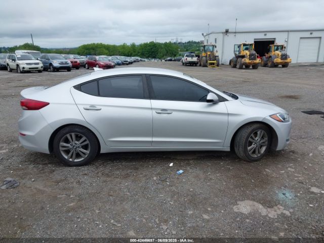 5NPD84LF2HH156704 Hyundai 2017