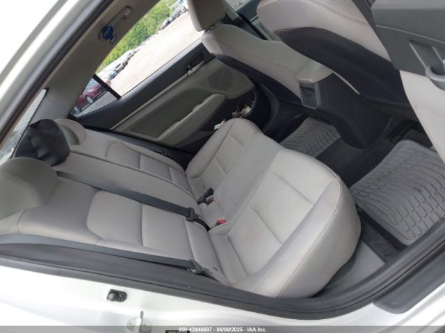 5NPD84LF2HH156704 Hyundai 2017