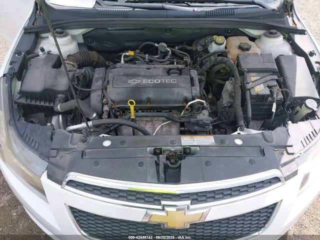 1G1PA5SGXE7124660 Chevrolet lwe