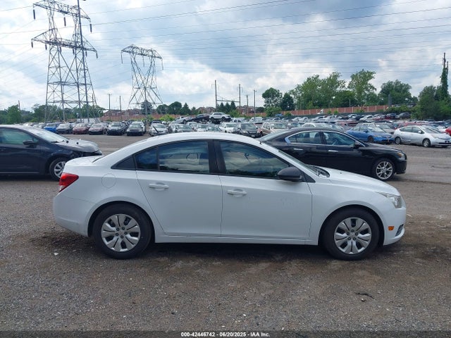 1G1PA5SGXE7124660 Chevrolet lwe