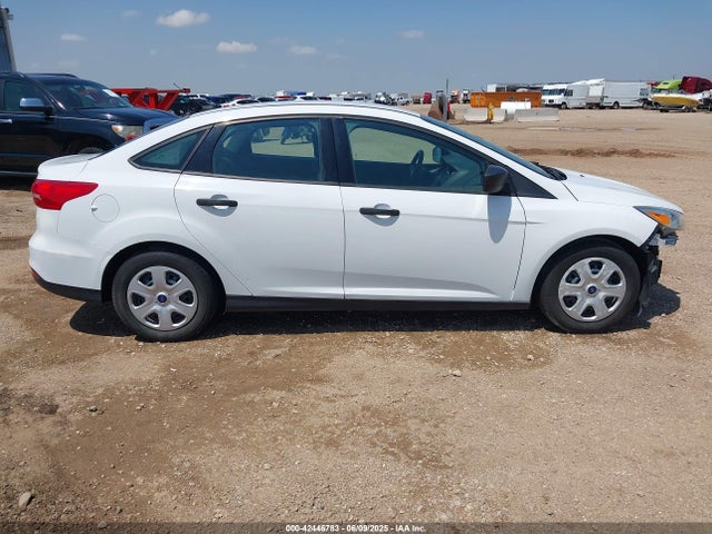 Ford Focus 2016 1FADP3E24GL372254 Image 26
