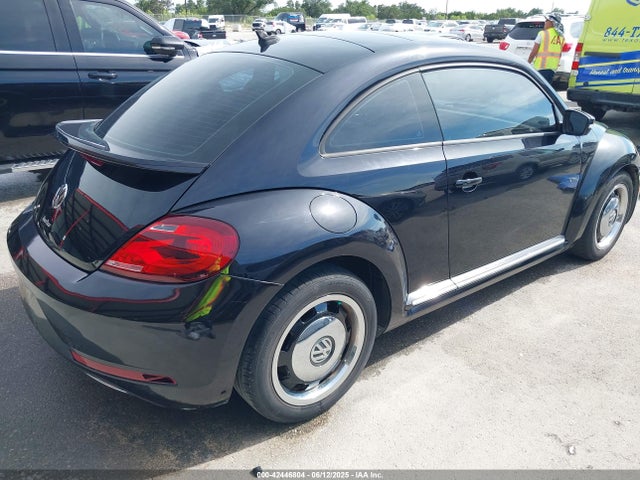 Volkswagen 2018 2018 3VWFD7AT6JM705655 Image 4