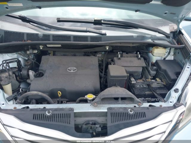5TDDK3DC0FS127743 Toyota Sienna Limited Premium 7 Passenger