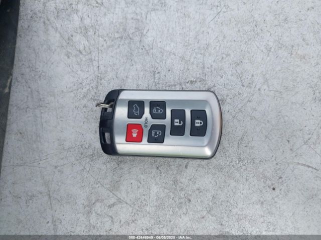 5TDDK3DC0FS127743 Toyota Sienna Limited Premium 7 Passenger