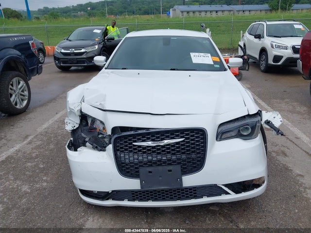 Aukcja sprzedaży 2019 Chrysler 300 300s, vin: 2C3CCABG3KH601040, numer aukcji: 42447039
