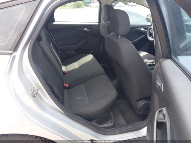 1FADP3K29JL294873 Ford FOCUS SE