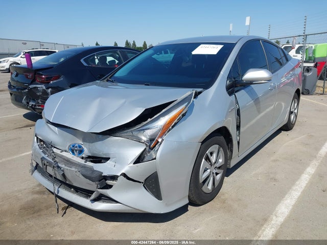 Toyota Prius Three 2016 JTDKARFU3G3019848 Image 2